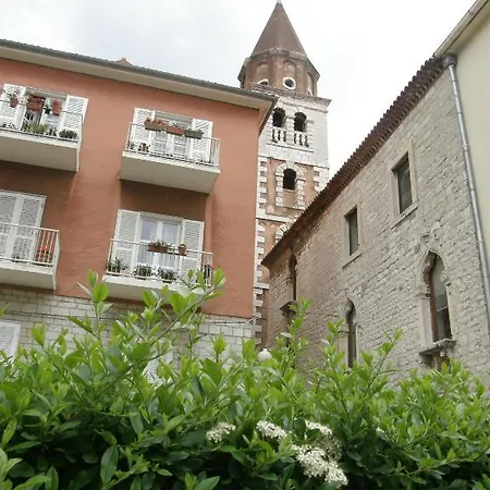 Apartment Dentex *